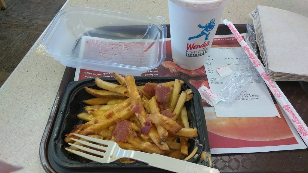 Wendys | restaurant | 11961 Paul Mayer Ave, Bridgeton, MO 63044, USA | 3147394134 OR +1 314-739-4134
