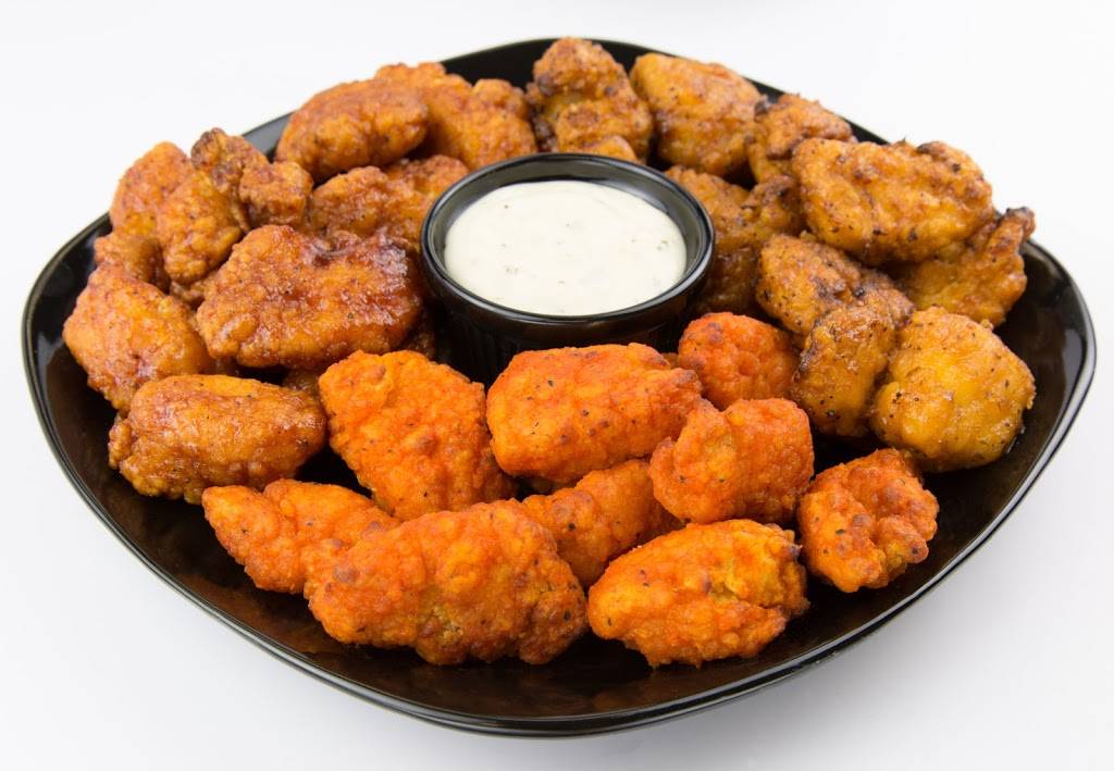 Mama DeLucas Pizza | restaurant | 1951 E Adamo Dr, Tampa, FL 33605, USA | 8132411403 OR +1 813-241-1403