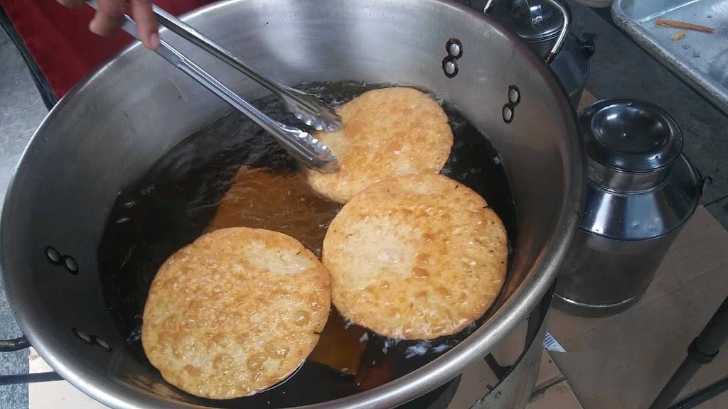 Churros calientes | restaurant | 2744 E 1st St, Los Angeles, CA 90033, USA | 3233381863 OR +1 323-338-1863