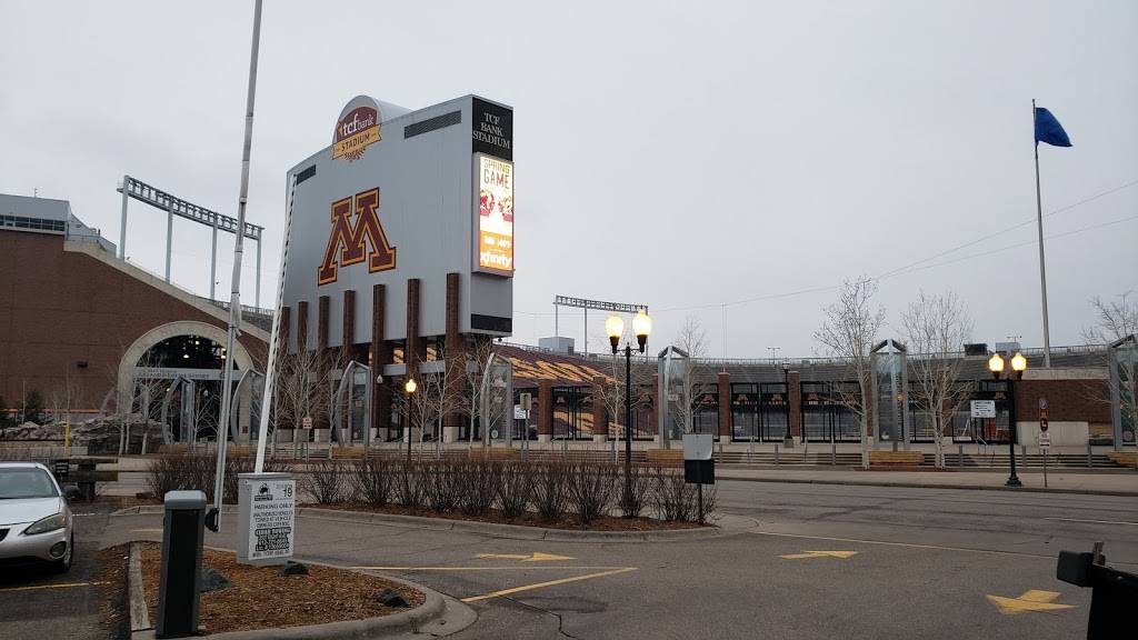 Buffalo Wild Wings | meal takeaway | 2001 University Ave SE #100, Minneapolis, MN 55455, USA | 6126179464 OR +1 612-617-9464