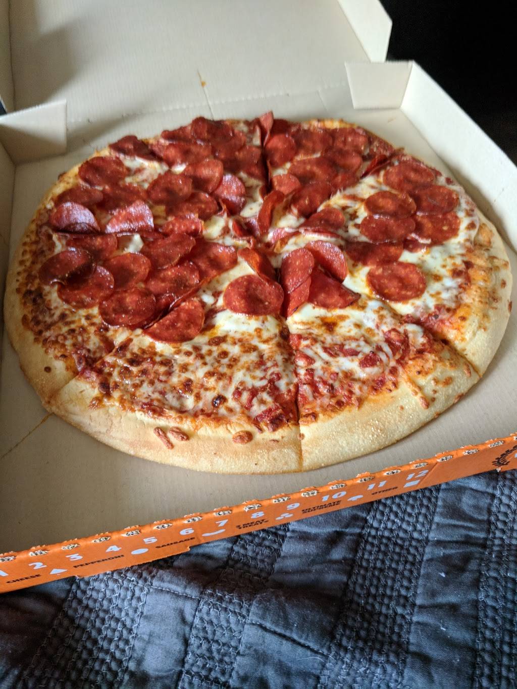 Little Caesars Pizza | meal takeaway | 4101 Ross Ave, Dallas, TX 75204, USA | 2148231717 OR +1 214-823-1717