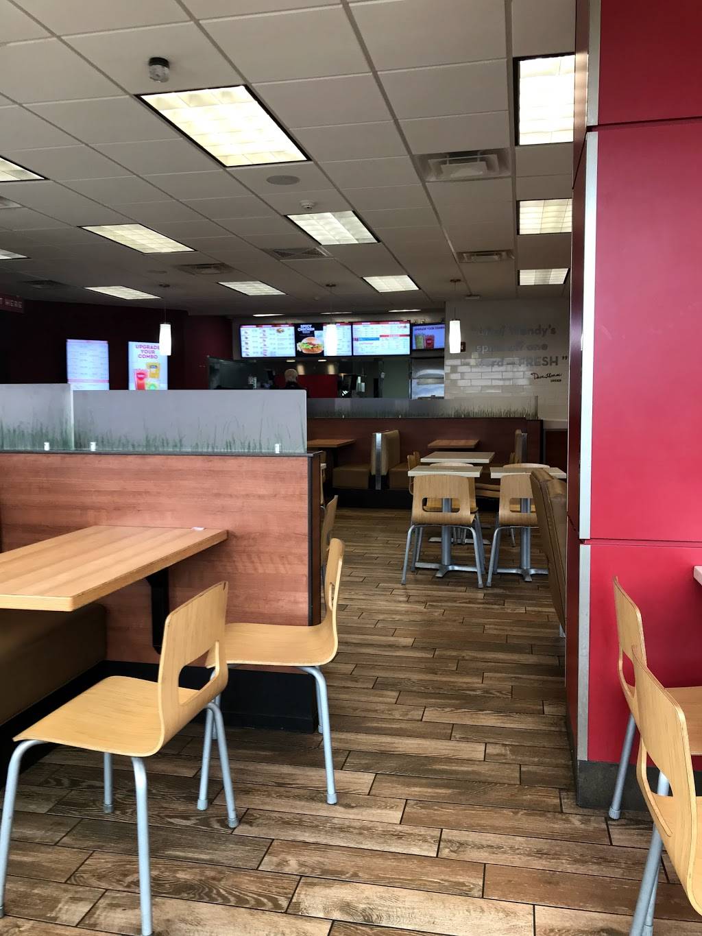 Wendys | restaurant | 3521 Edgemont Avenue, Brookhaven, PA 19015, USA | 6108727340 OR +1 610-872-7340