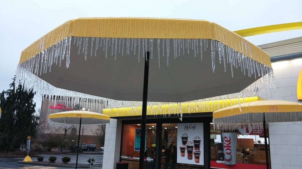 McDonalds | cafe | 12026 NE Airport Way, Portland, OR 97230, USA | 5032531695 OR +1 503-253-1695