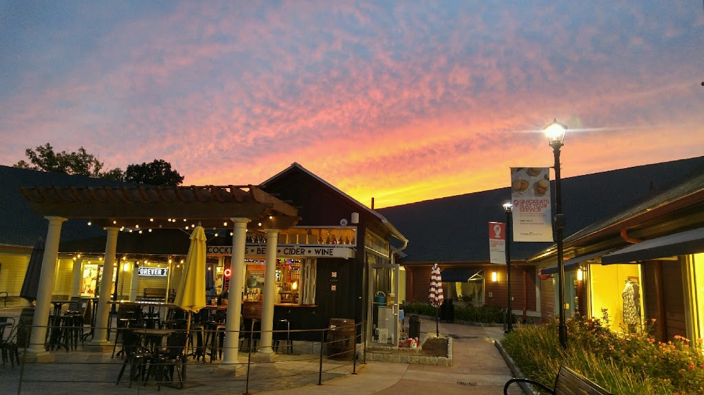 Black Dirt Bourbon Barn | restaurant | K108, Red Apple Ct, Central Valley, NY 10917, USA | 8459287290 OR +1 845-928-7290