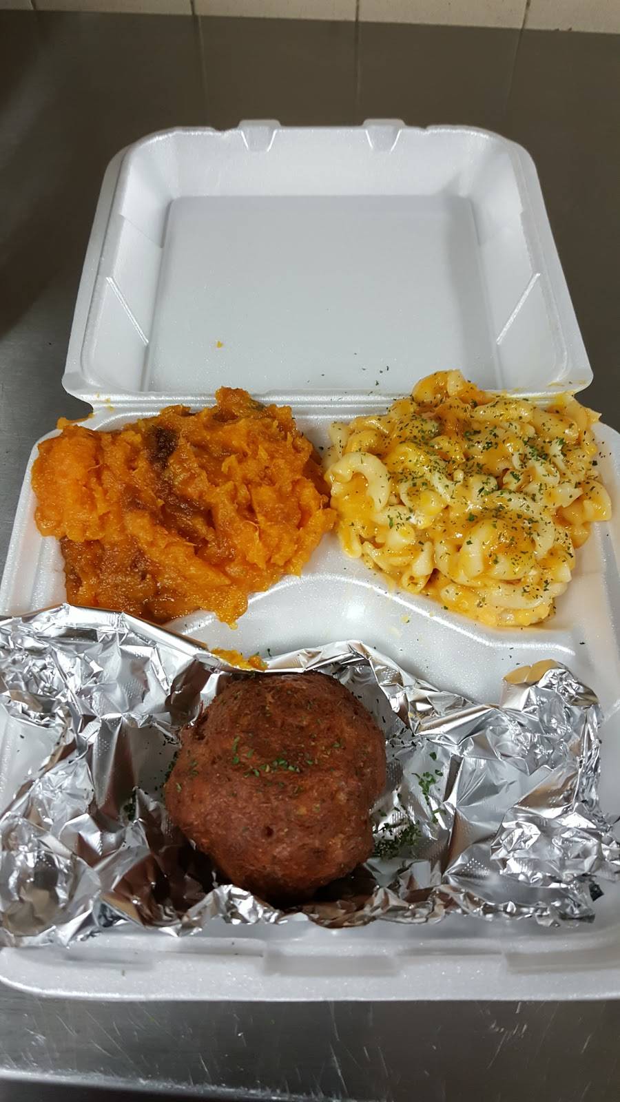 Restaurant 2110 | restaurant | 2110 N Charles St, Baltimore, MD 21218, USA | 4102448316 OR +1 410-244-8316