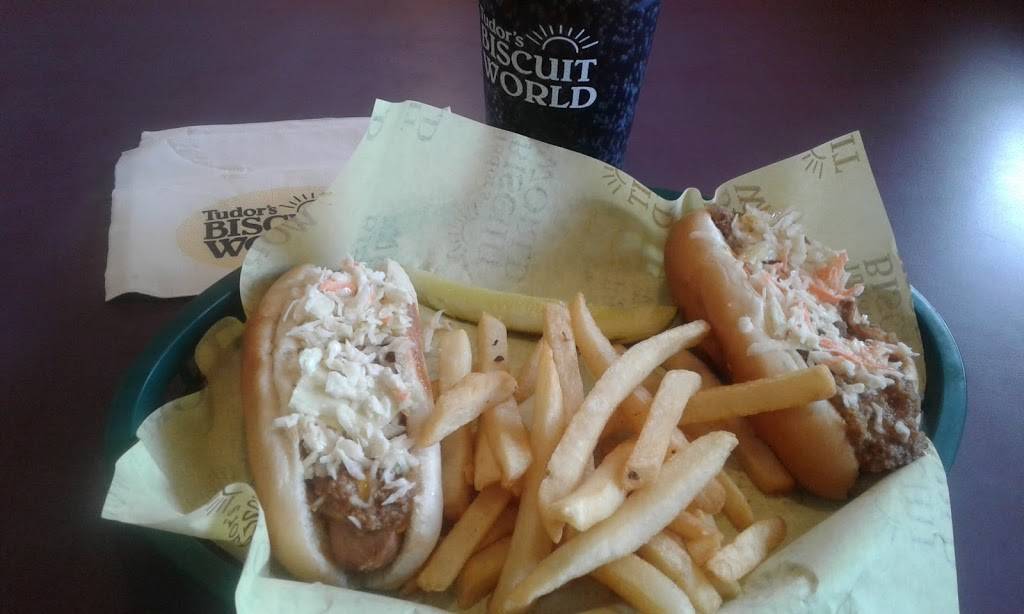 Tudors Biscuit World | restaurant | 6304 Sissonville Dr, Sissonville, WV 25320, USA | 3049840160 OR +1 304-984-0160