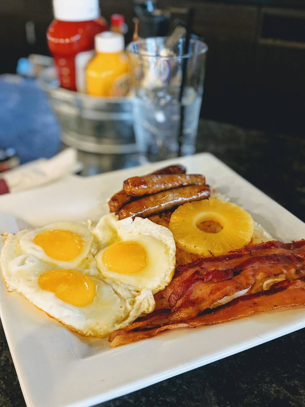 Royal Oak Taphouse | restaurant | 714 S Washington Ave, Royal Oak, MI 48067, USA | 2485489377 OR +1 248-548-9377