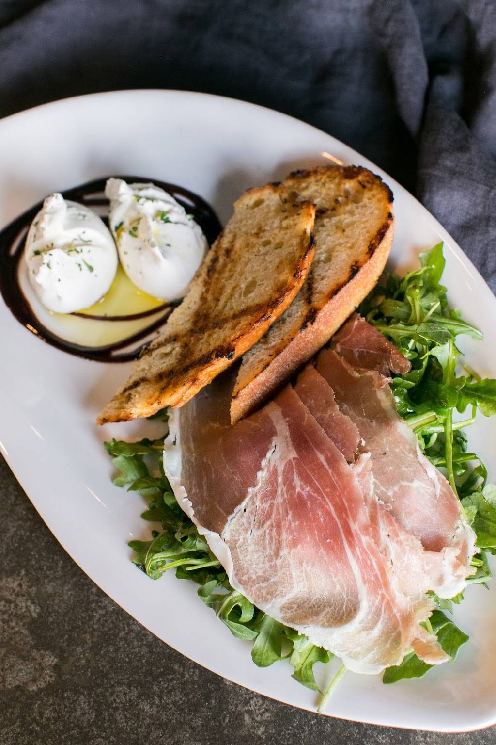 Isabellas Italian Trattoria | restaurant | 4925 Boonsboro Rd, Lynchburg, VA 24503, USA | 4343851660 OR +1 434-385-1660