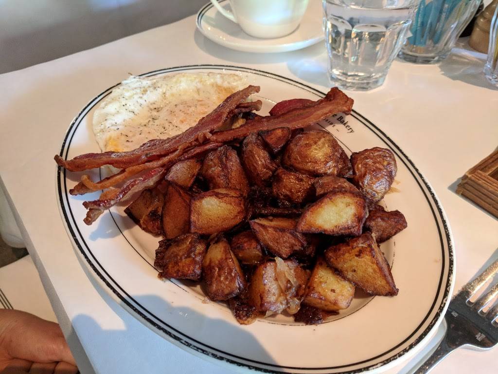 The Village Bakery | bakery | 3052 Woodside Rd, Woodside, CA 94062, USA | 6508515555 OR +1 650-851-5555