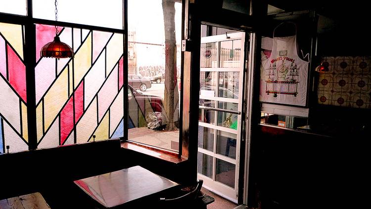 The Starlight | restaurant | 596 Grand St, Brooklyn, NY 11211, USA | 7184863700 OR +1 718-486-3700