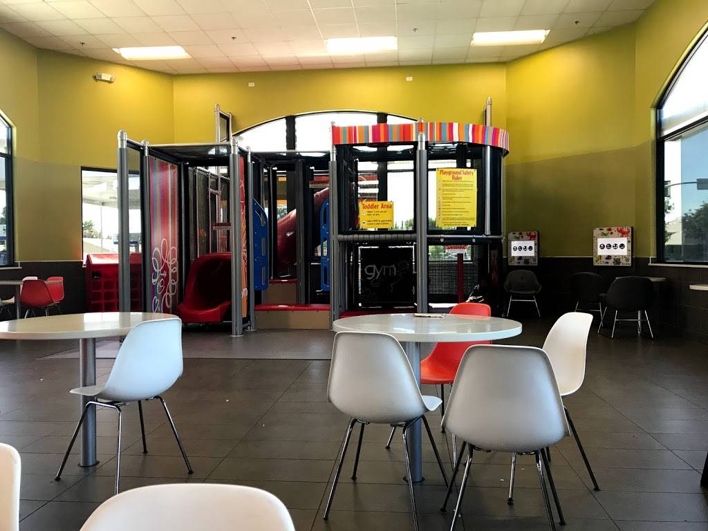 McDonalds | cafe | 5215 W Walnut, Visalia, CA 93277, USA | 5596363323 OR +1 559-636-3323