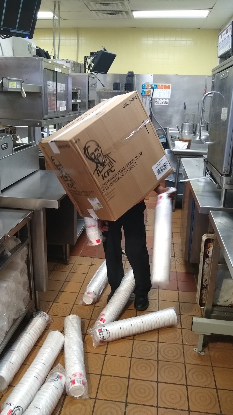 KFC | restaurant | 320 S Main St, Nashville, AR 71852, USA | 8708452328 OR +1 870-845-2328