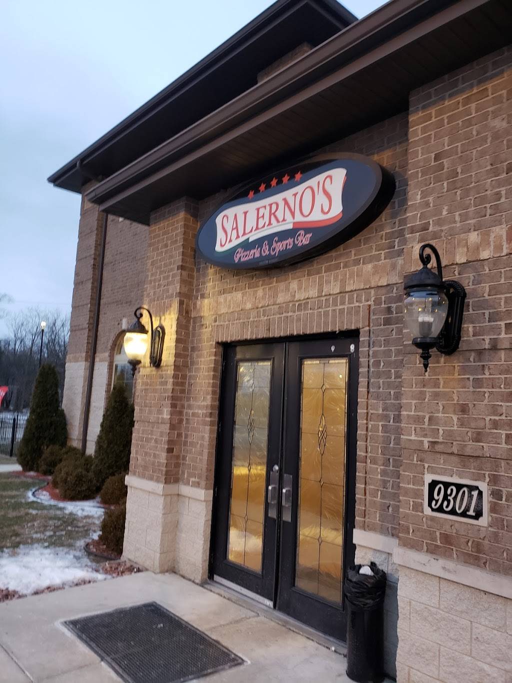 Salernos Pizzeria & Sports Bar | restaurant | 9301 W 63rd St, Hodgkins, IL 60525, USA | 7083540099 OR +1 708-354-0099