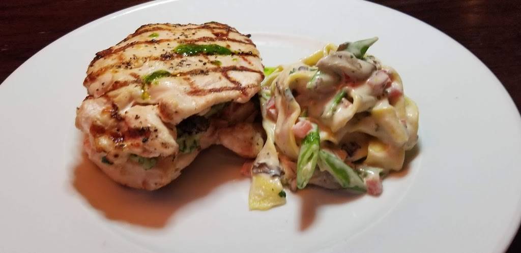 Marlows Tavern | restaurant | 6889 Eagle Watch Dr, Orlando, FL 32822, USA | 4079852381 OR +1 407-985-2381