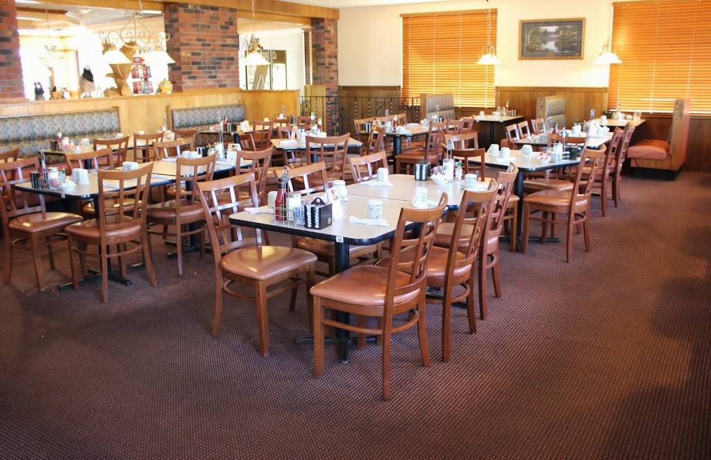 Four Star Family Restaurant | restaurant | 2911 8th St S, Wisconsin Rapids, WI 54494, USA | 7154244554 OR +1 715-424-4554