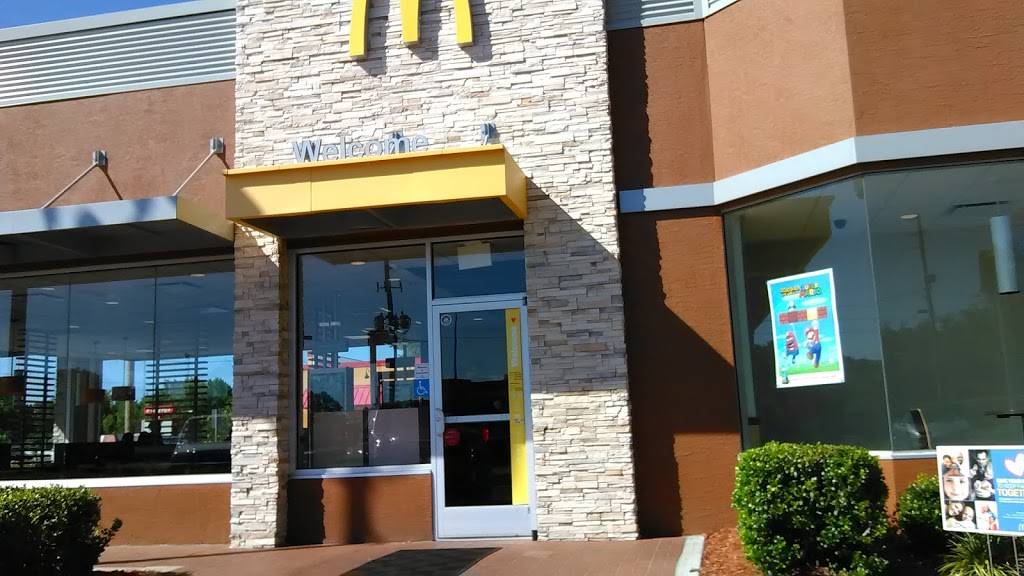 McDonalds | cafe | 845 S Broad St, Brooksville, FL 34601, USA | 3527963124 OR +1 352-796-3124