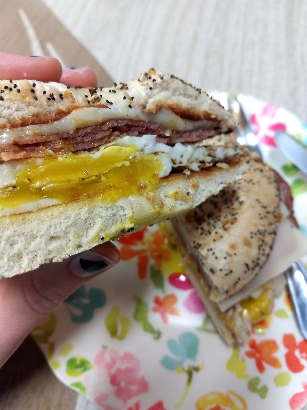 R.T. Smiths Fine Delicatessen | restaurant | 10 Campbell Ave SE, Roanoke, VA 24011, USA | 5403144072 OR +1 540-314-4072