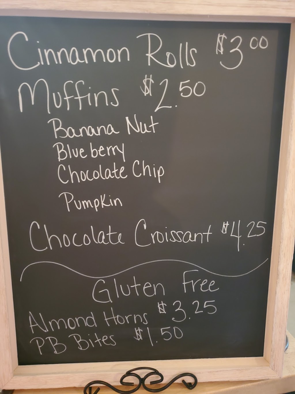 Russells Corner Cafe | cafe | 84 E Ferguson Ave, Wood River, IL 62095, USA | 6182162620 OR +1 618-216-2620