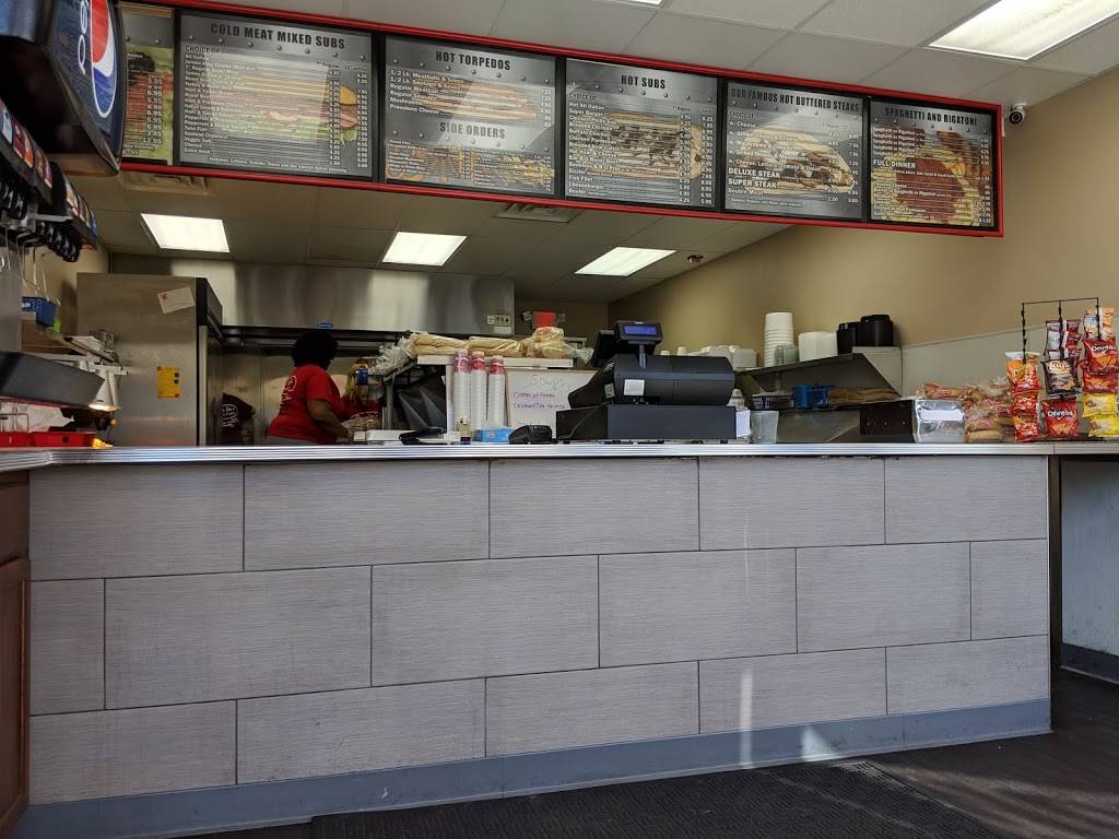 Papa Joes Submarines | restaurant | 566 E 200th St, Euclid, OH 44119, USA | 2166921068 OR +1 216-692-1068