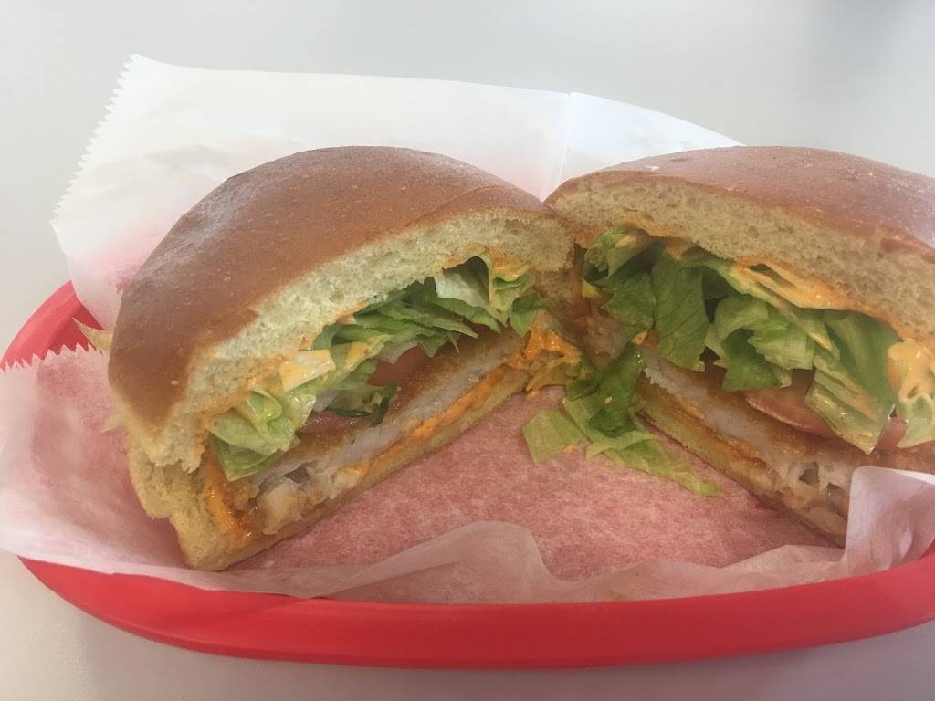 Dogs & Cream | restaurant | 2721 Douglas Ave, Racine, WI 53402, USA | 2626391364 OR +1 262-639-1364