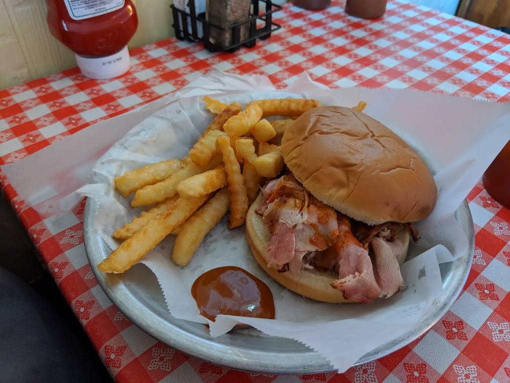 Kens Bar-B-Que | restaurant | 1542 Ohio Ave S, Live Oak, FL 32064, USA | 3863624054 OR +1 386-362-4054