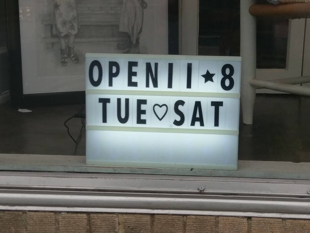 Clean Eats | restaurant | 139 Town Square St, Glade Spring, VA 24340, USA | 2764295222 OR +1 276-429-5222