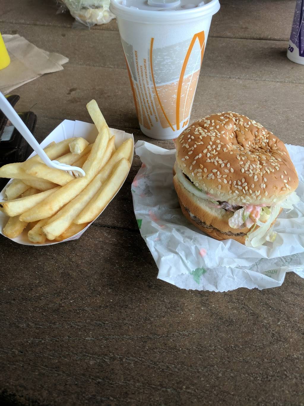 Crabbs Tropical Treat | restaurant | 2279 Carlisle St, Hanover, PA 17331, USA | 7176323977 OR +1 717-632-3977