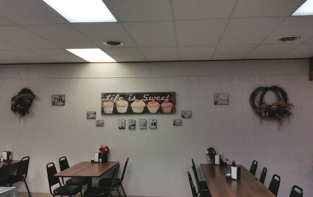 The Broadway Bakery | restaurant | 301 S Broadway, Salisbury, MO 65281, USA | 6603886757 OR +1 660-388-6757