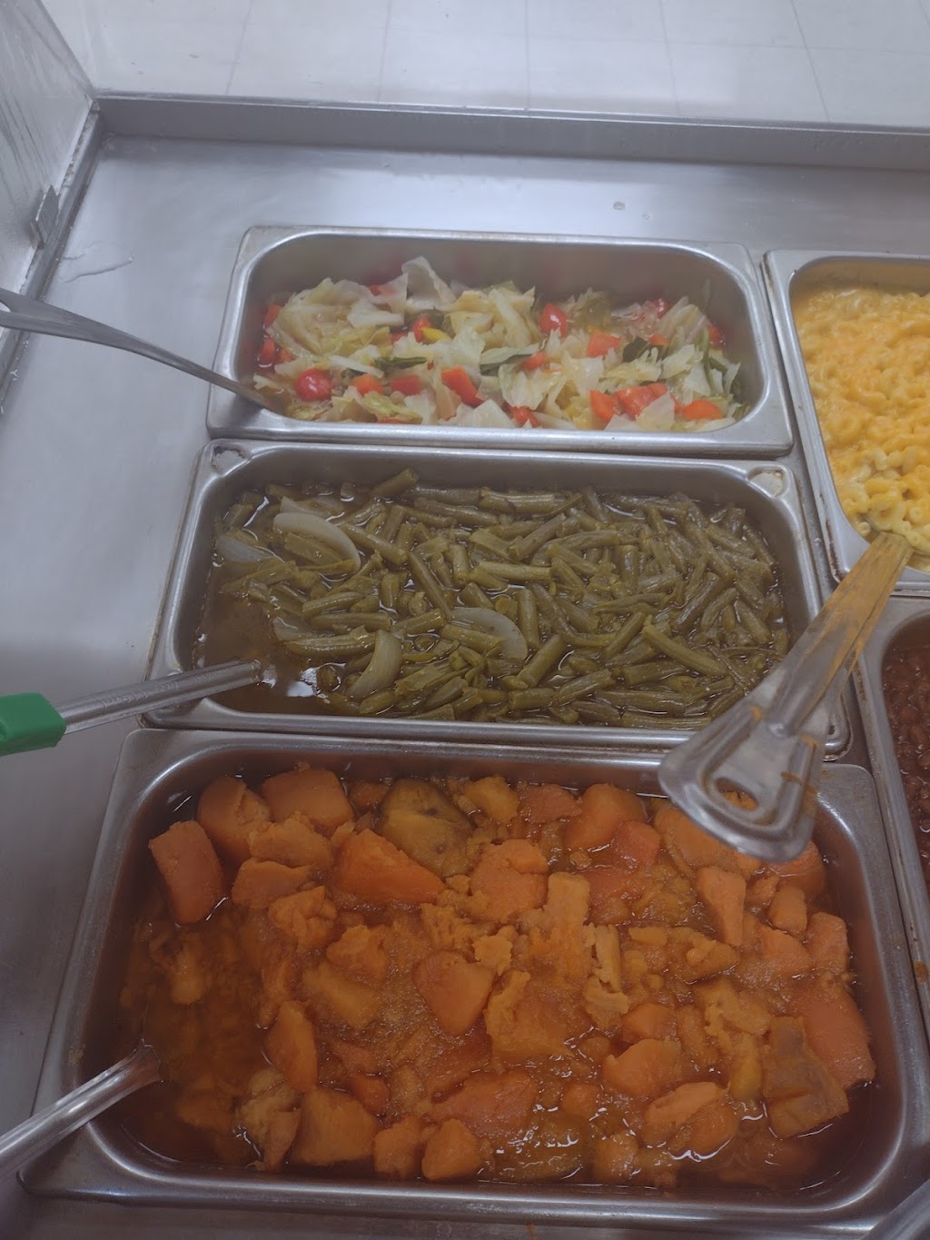 Lady J’s Soul Food Kitchen | restaurant | 1939 E Market St, Greensboro, NC 27401, USA | 3362859122 OR +1 336-285-9122