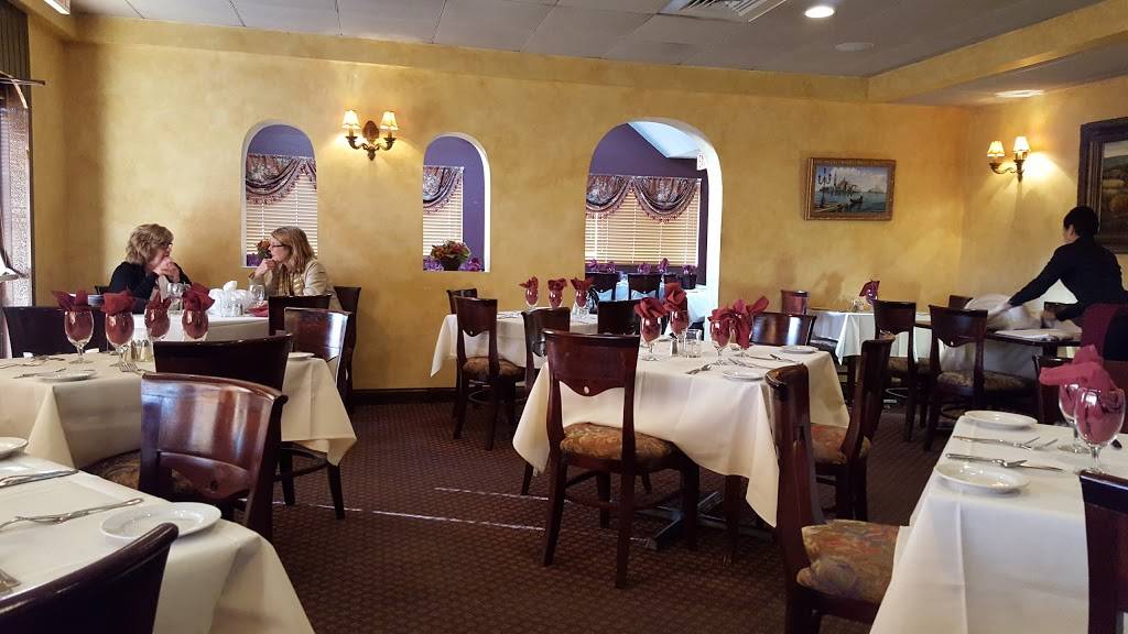 LoMonacos Ristorante Italiano | restaurant | 990 W Main St, Branford, CT 06405, USA | 2034819990 OR +1 203-481-9990