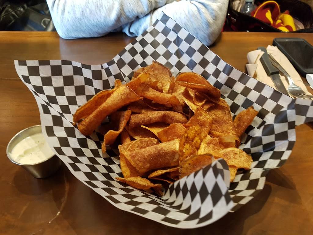 La Belle & La Boeuf - Burger Bar | restaurant | 37 Boulevard de la Cité-des-Jeunes #100, Vaudreuil-Dorion, QC J7V 0N3, Canada | 4503190223 OR +1 450-319-0223