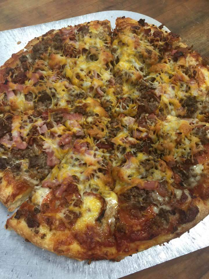 Jakes Pizza | restaurant | 73 Portage St, Doylestown, OH 44230, USA | 3306584711 OR +1 330-658-4711