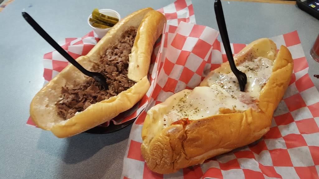 Chubbys Steaks | meal takeaway | 5826 Henry Ave, Philadelphia, PA 19128, USA | 2154872575 OR +1 215-487-2575