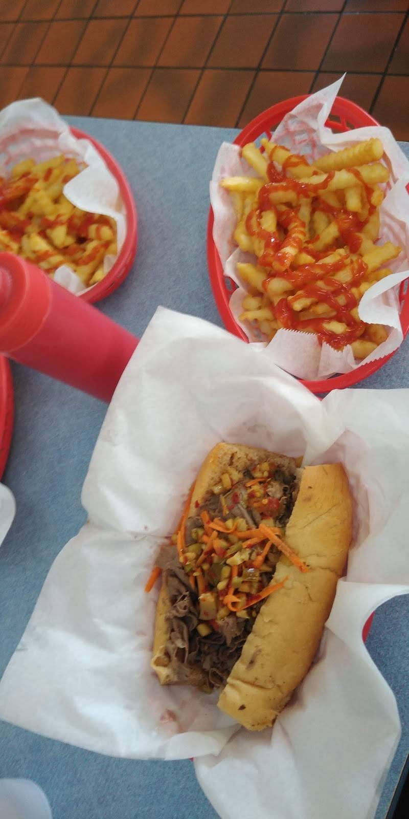 Marcos Beef & Pizza | restaurant | 6008 W Fullerton Ave, Chicago, IL 60639, USA | 7737451015 OR +1 773-745-1015