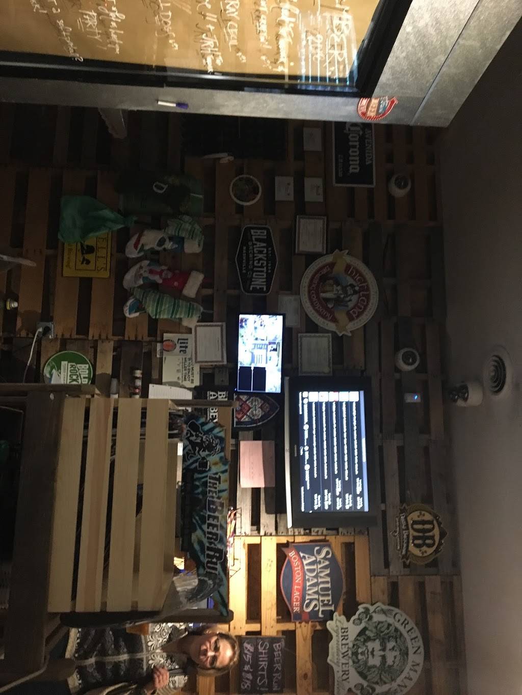 The Beer Run | restaurant | 1839 Netherland Inn Rd, Kingsport, TN 37660, USA | 4239671424 OR +1 423-967-1424