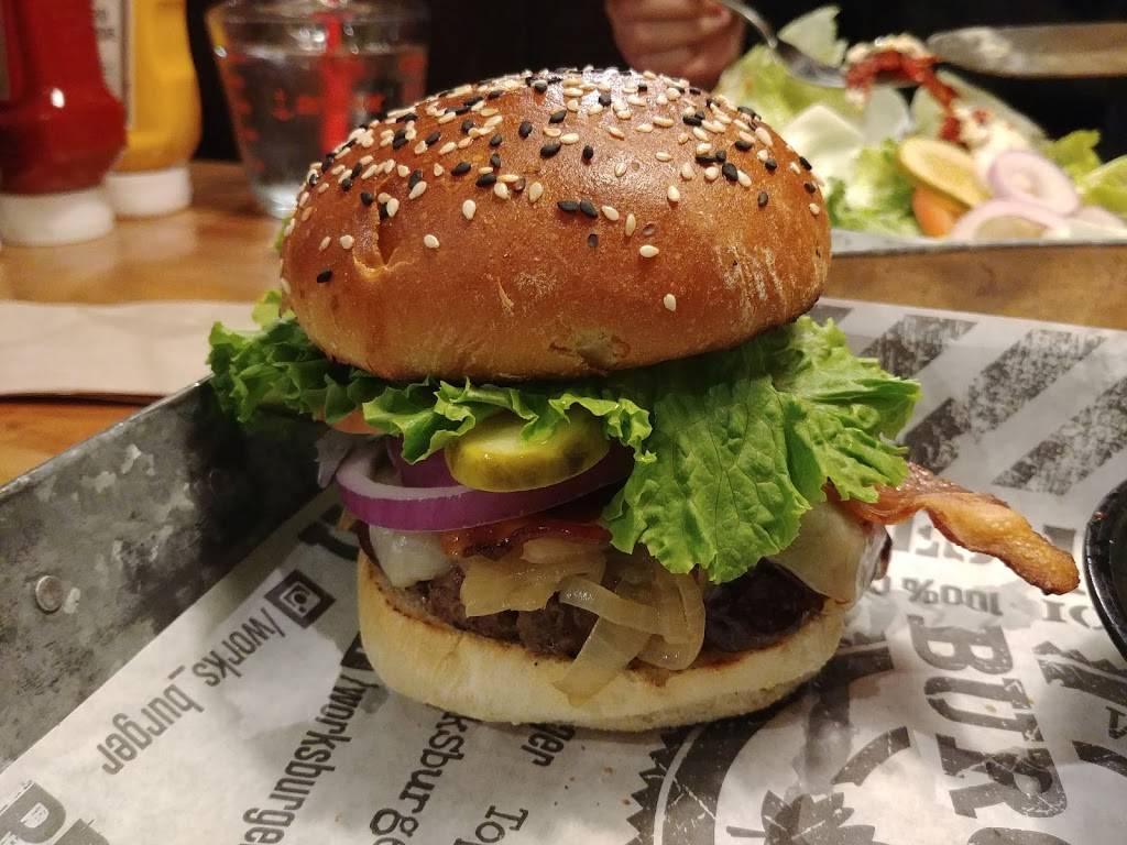 The Works Gourmet Burger Bistro | restaurant | 104 Lakeshore Rd E, Mississauga, ON L5G 1E3, Canada | 9052716668 OR +1 905-271-6668