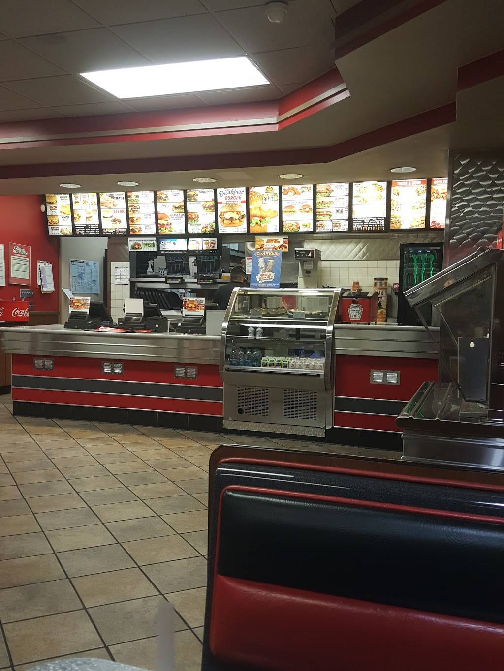 Carls Jr. | restaurant | 1305 Country Club Dr, Madera, CA 93638, USA | 5596749772 OR +1 559-674-9772