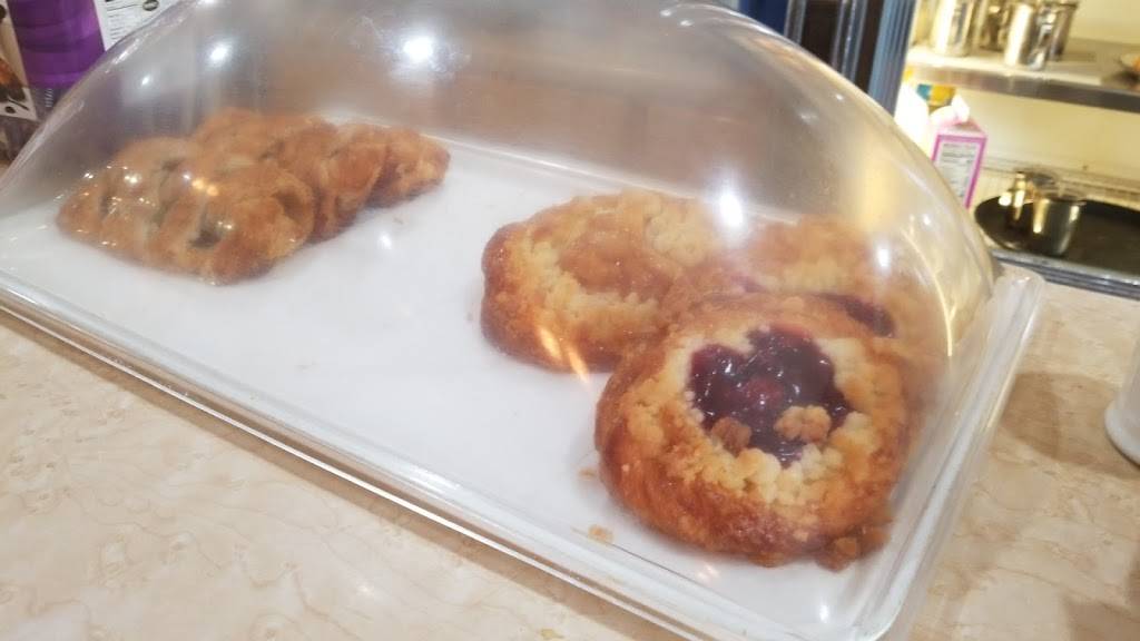 The Coffee Club Diner | restaurant | 9526 4th Ave, Brooklyn, NY 11209, USA | 7185673953 OR +1 718-567-3953