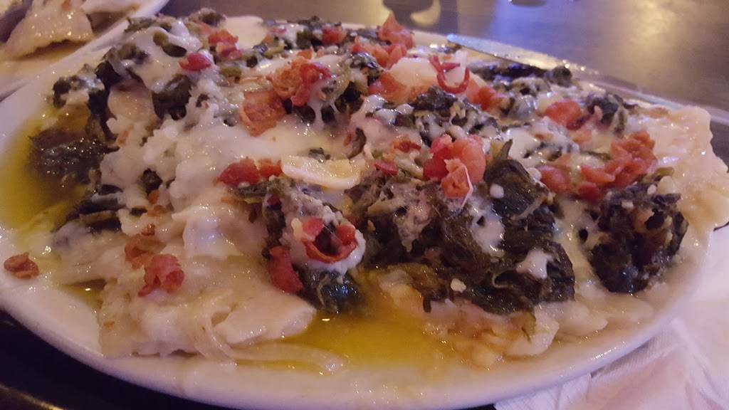 LA Villa Sports Bar & Grille | restaurant | 810 Youngstown-Poland Rd, Struthers, OH 44471, USA | 3307558744 OR +1 330-755-8744