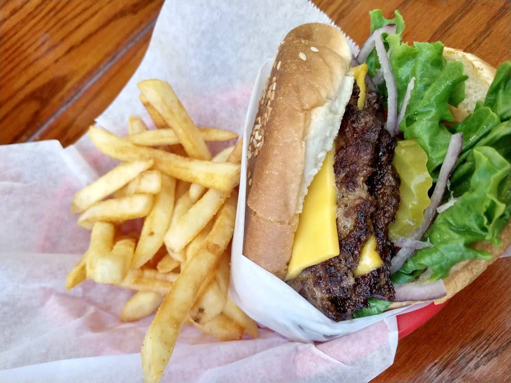 Town Burgers | restaurant | 16 El Camino Real B, Greenfield, CA 93927, USA | 8316745786 OR +1 831-674-5786