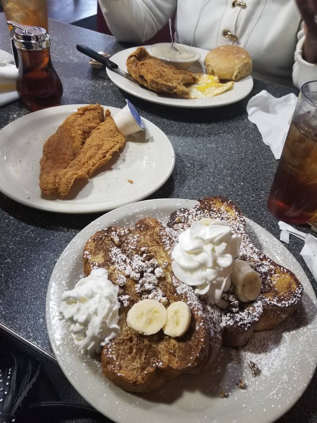 Thumbs Up Diner | restaurant | 1617 White Way, Atlanta, GA 30344, USA | 4047683776 OR +1 404-768-3776