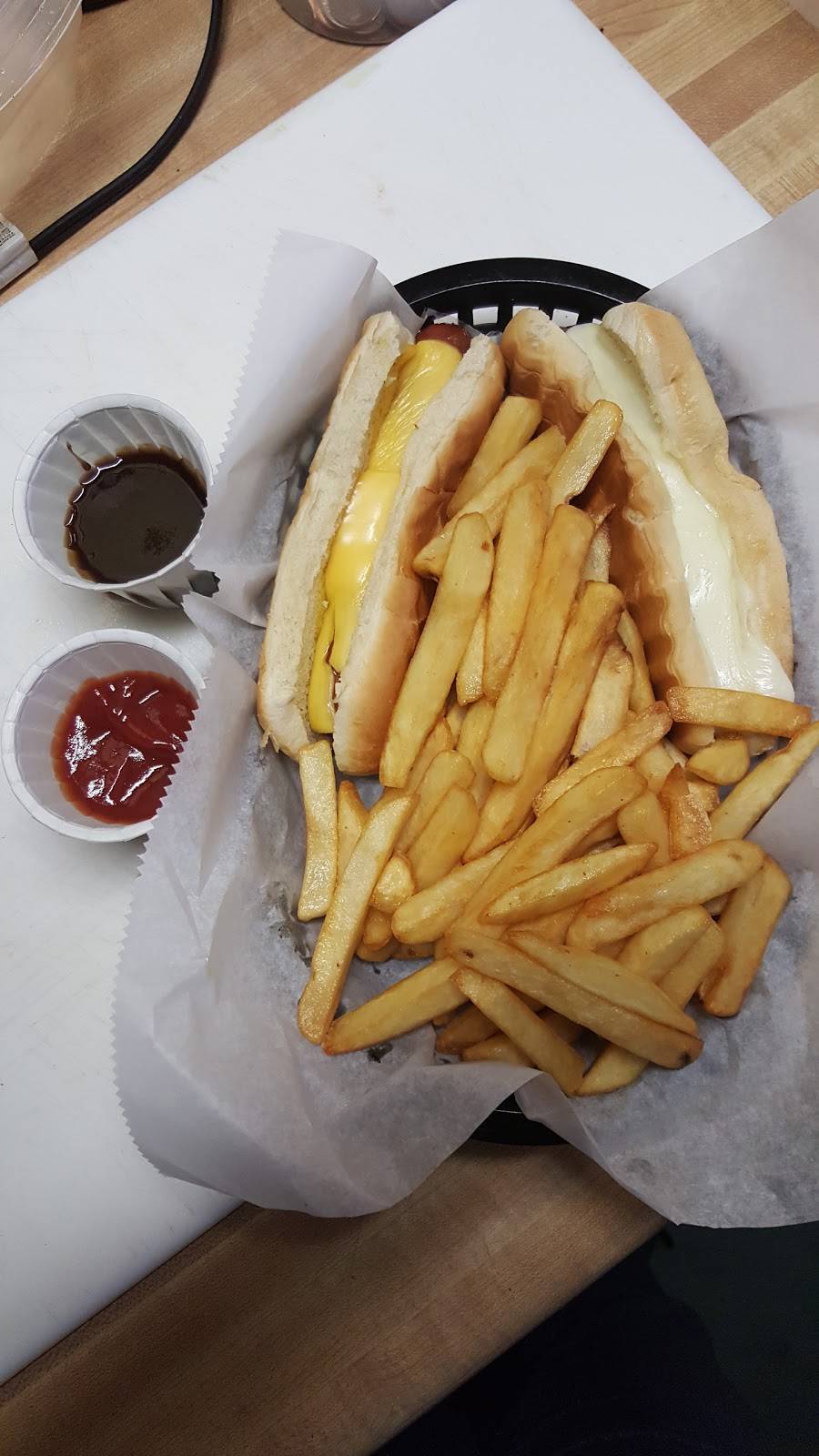 Lumpy Lous Bar & Grill | restaurant | 212 15th St, Allentown, PA 18102, USA | 6104331290 OR +1 610-433-1290