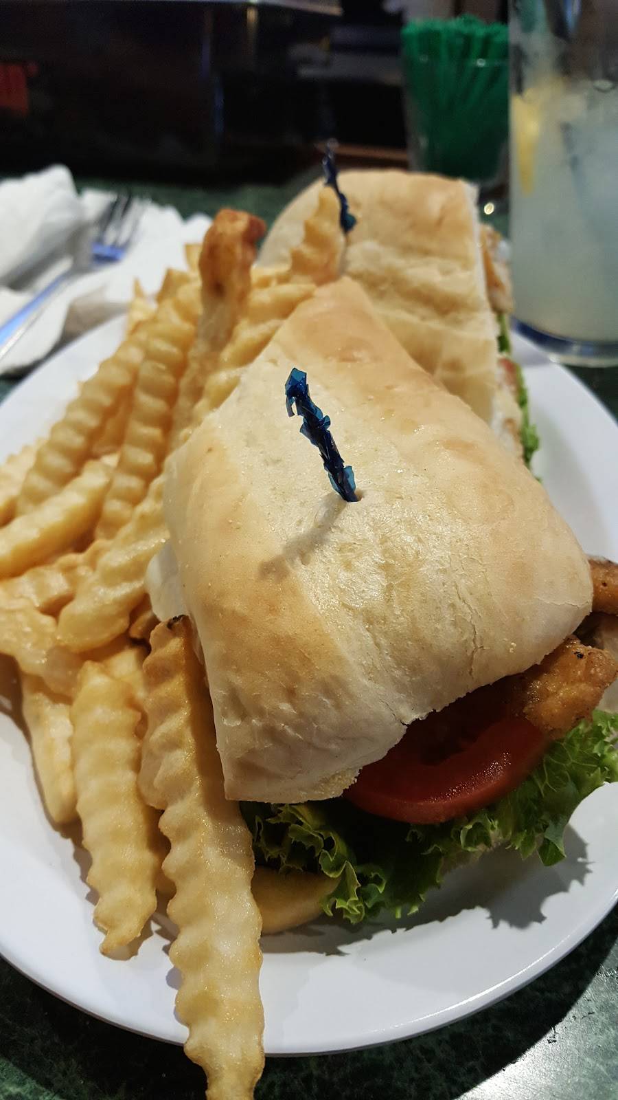 Logans | restaurant | 1805 S West Ave, Freeport, IL 61032, USA | 8152324592 OR +1 815-232-4592