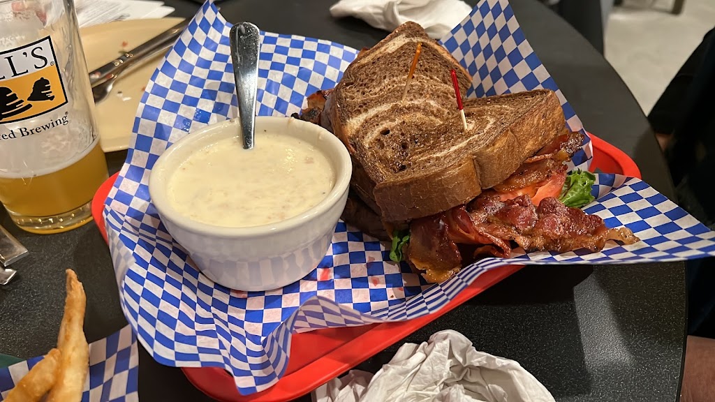 Dugout Bar | restaurant | 621 Virginia Ave, Indianapolis, IN 46203, USA | 3179161514 OR +1 317-916-1514