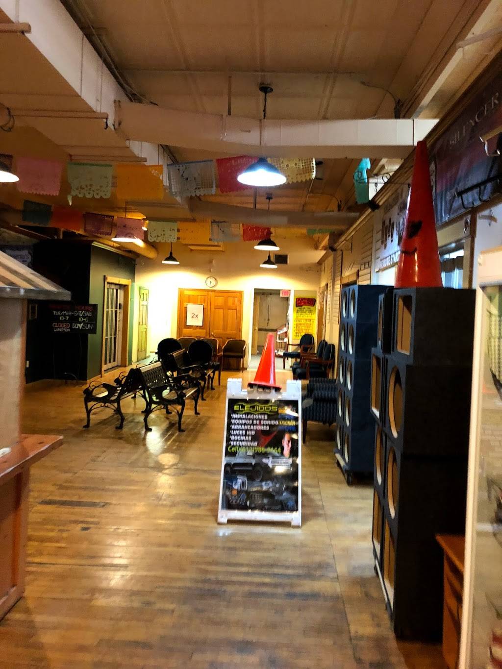 Plaza Latina | restaurant | 927 Payne Ave, St Paul, MN 55130, USA | 6517766300 OR +1 651-776-6300