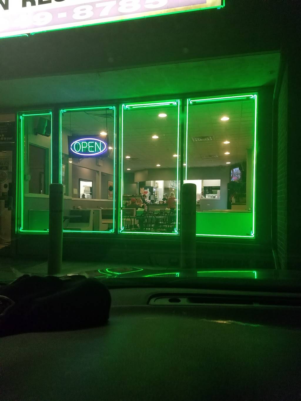 Arianas Pizzeria & Italian | restaurant | 230 Levittown Pkwy, Levittown, PA 19054, USA | 2159498785 OR +1 215-949-8785