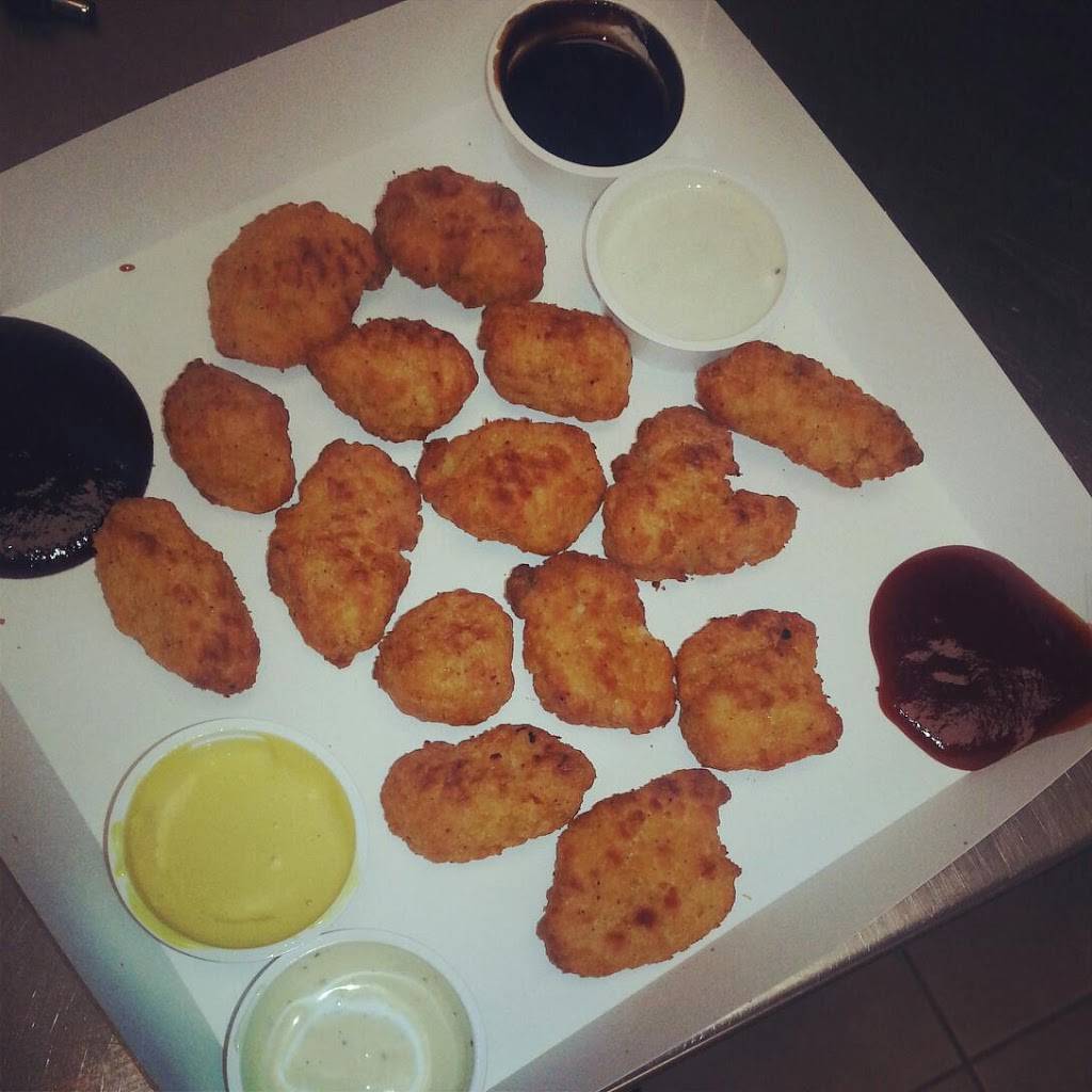 Papa Johns Pizza | restaurant | 411 Furrows Rd, Holbrook, NY 11741, USA | 6314717272 OR +1 631-471-7272