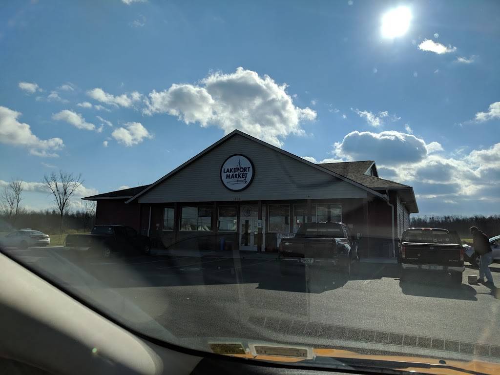 Lakeport Market | restaurant | 1686 NY-31, Bridgeport, NY 13030, USA | 3156331436 OR +1 315-633-1436