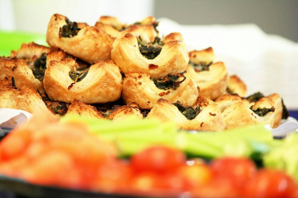 Mamita’s Munchies | restaurant | 8228 W Flagler St, Miami, FL 33144, USA | 3052220840 OR +1 305-222-0840