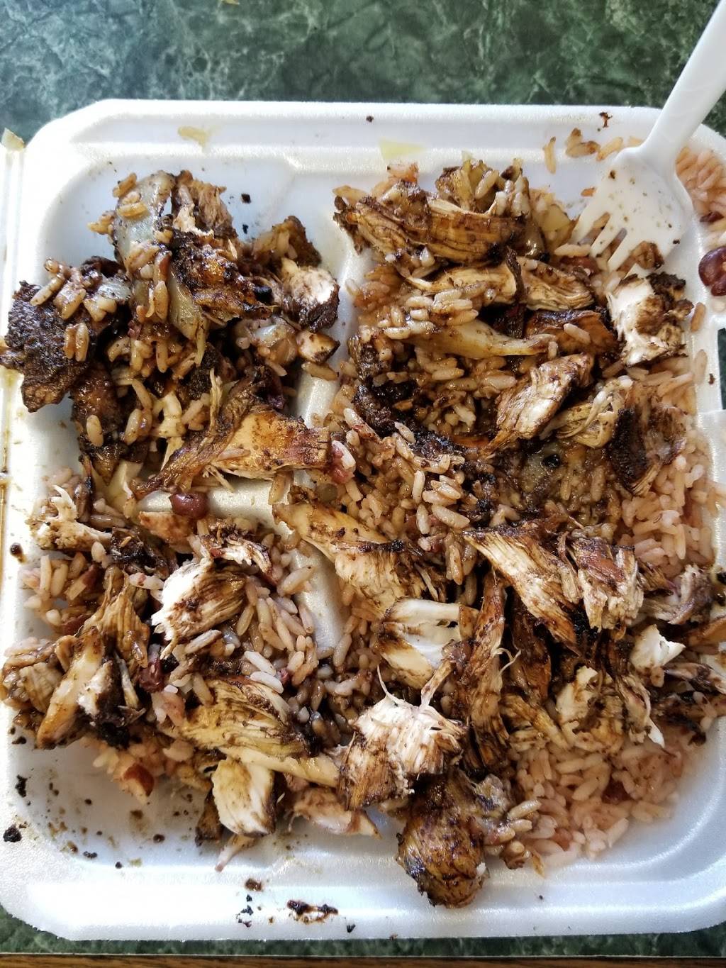 Carls Barbeque & Jerk | restaurant | 285 Silver Ln, East Hartford, CT 06118, USA | 8605683644 OR +1 860-568-3644